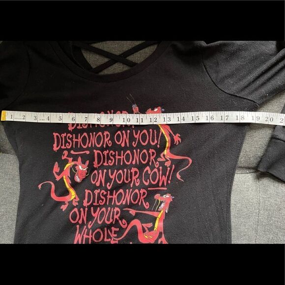 DISNEY Mulan Mushu Dishonor Crisscross Back Sweater size medium - Picture 11 of 11